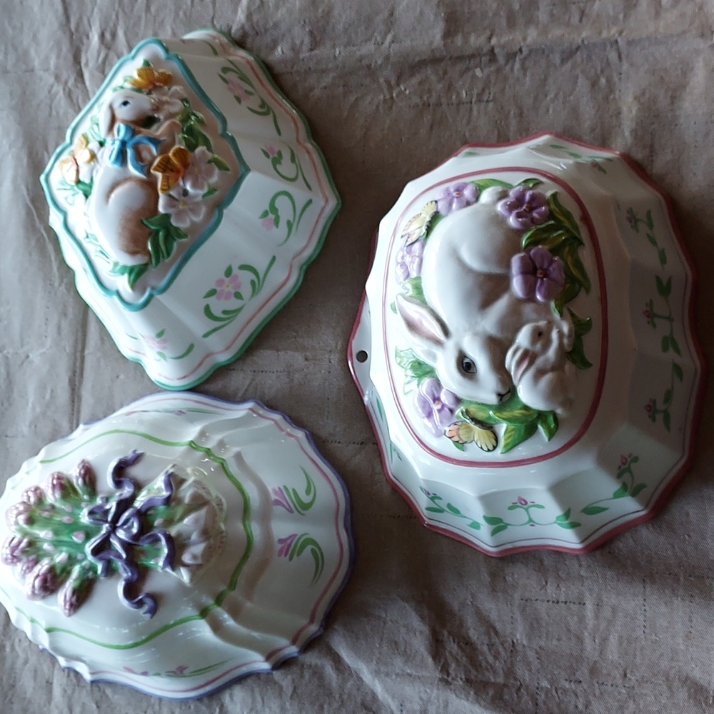 Set of three Franklin Mint  mols.